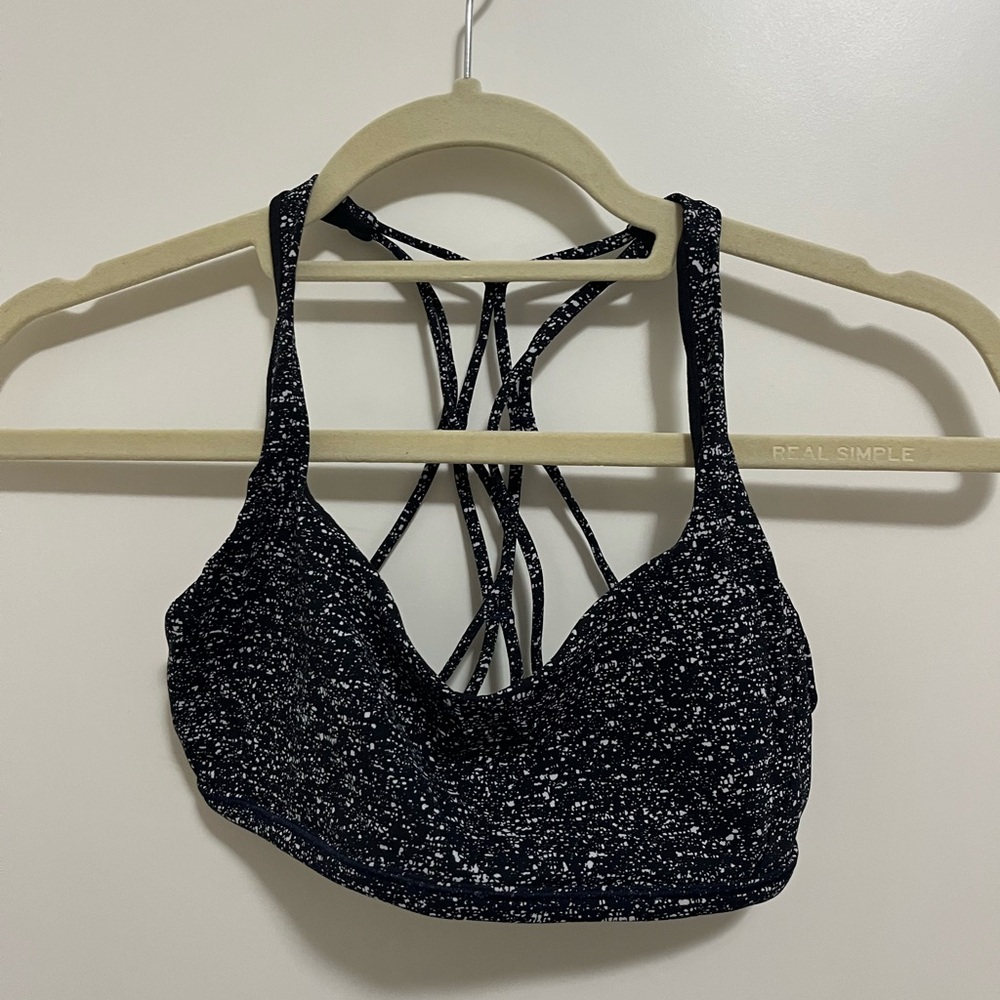 Lululemon Free to Be Bra Size 6
